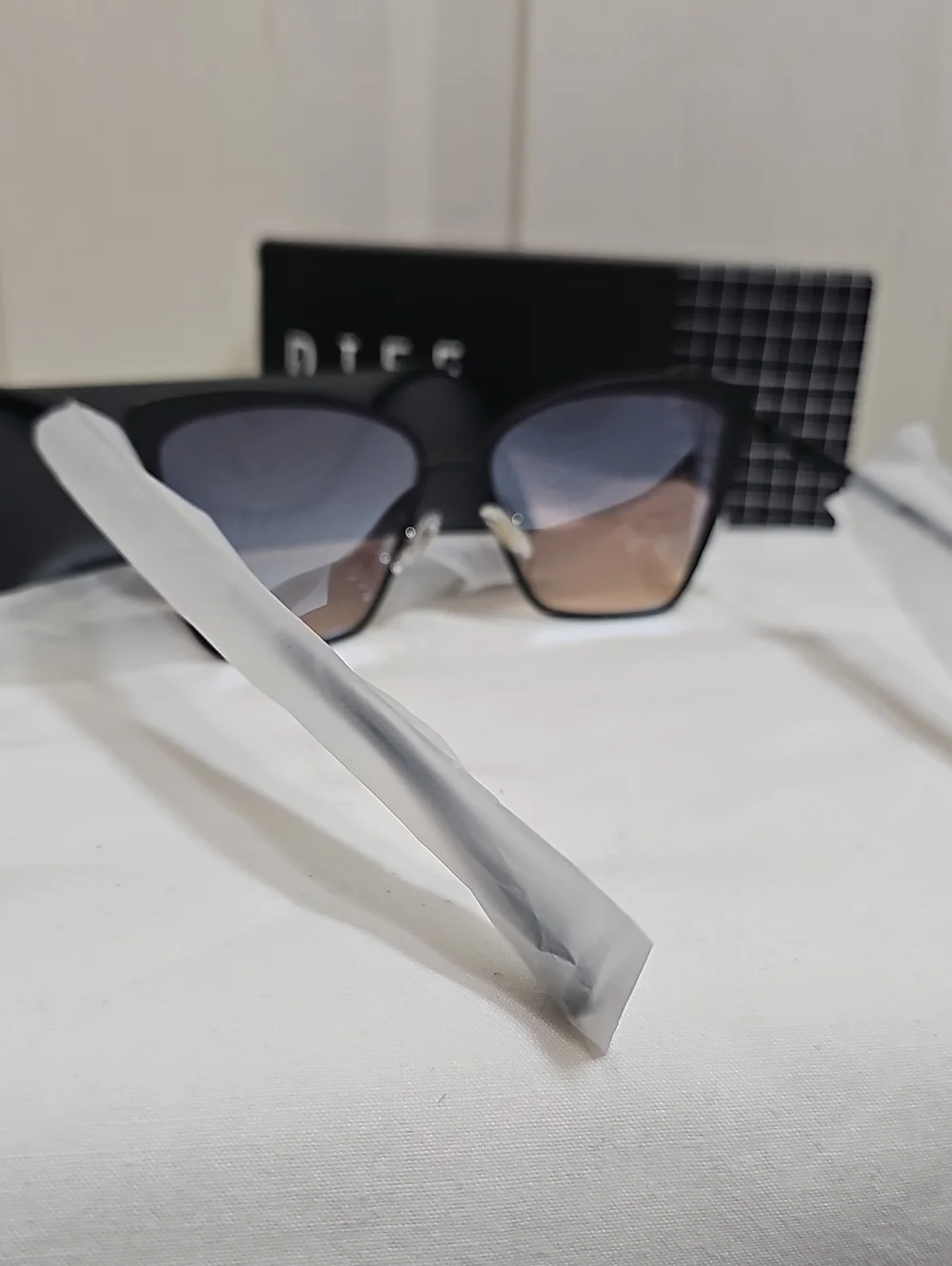 DIFF Charitable Becky Eyewear Black Frame Sunglasses with Blue-Gradient Lenses